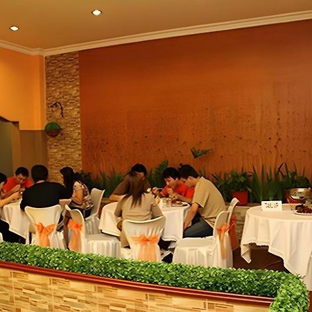 Patria Palace Hotel Blitar Exterior foto