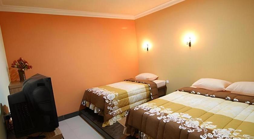 Patria Palace Hotel Blitar Exterior foto