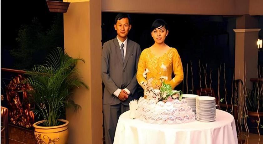 Patria Palace Hotel Blitar Exterior foto